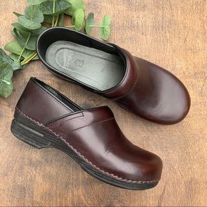 Feet hurt? 🌷Dansko Pro Cordovan Cabrio🌷
